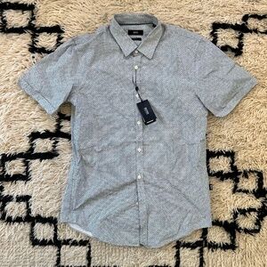 NWT Men's Hugo Boss Short Sleeve Button Down Shirt, Light Blue, Size M, Slim